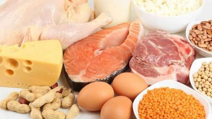Protein iessen ass e Schrëtt fir Gewiicht ze verléieren